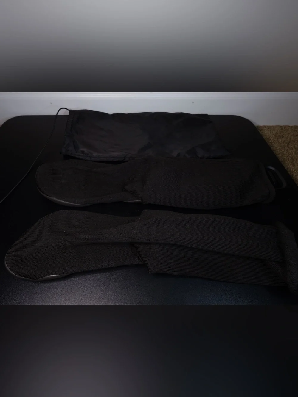 NEVER WORN NEW YEEZY PODS SOCK SHOES SIZE 2 BLACK COMES WITH BAG